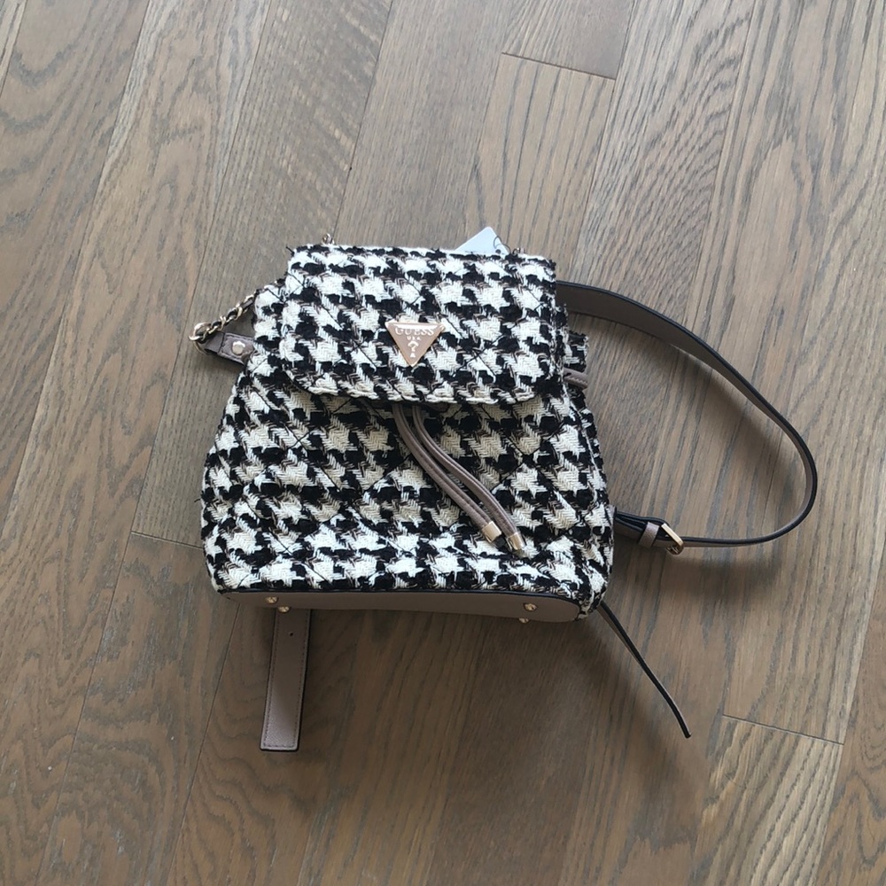 Pre-owned Guess tweed bucket bag backpack